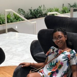 Meet your Posher, Desriah